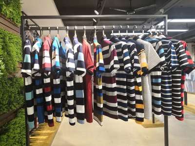 尾貨服裝及帽子批發(fā)的定義、來(lái)源與價(jià)值分析